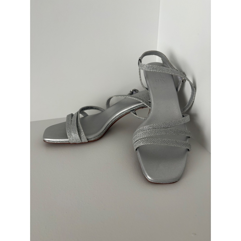 Naturalizer Galaxy Silver Glitter Strappy Kitten Heel Sandals 8W Square Toe